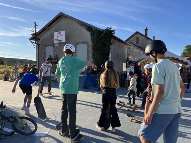 Quartier rouge - Playtime  - 13 juillet 2024 | Initiation skate pour les jeunes