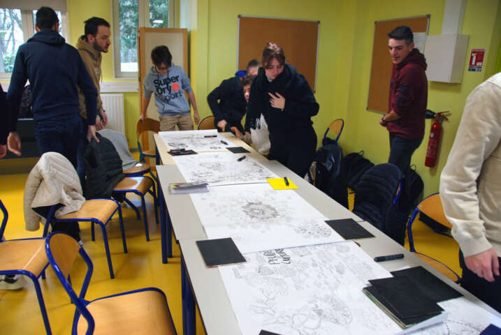 Quartier rouge - ET SI - Jeu(x) de société(s) - Ateliers-jeu au Lycée des métiers du bâtiment, 16 et 19 janvier 2023 / Présentation des récits qui initient le jeu sous leur forme cartographique et schématique