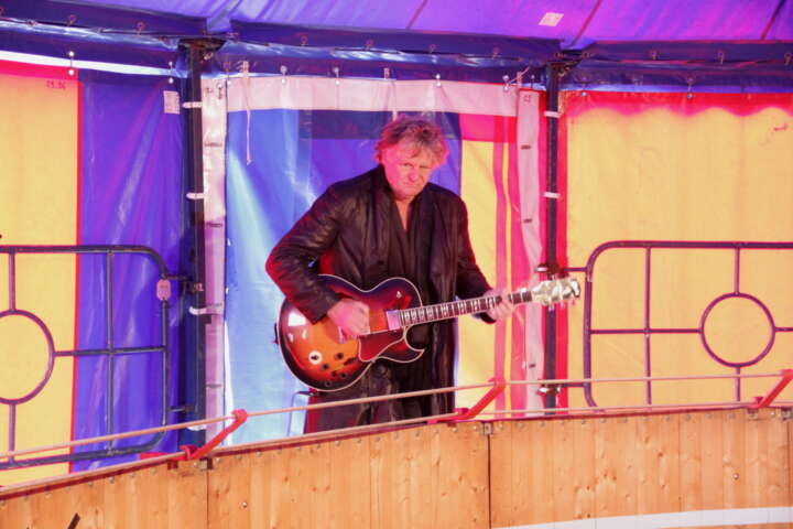Quartier rouge - Le Mur de la Mort - 2014. Rodolphe Burger en résidence dans Le Mur de la Mort. 