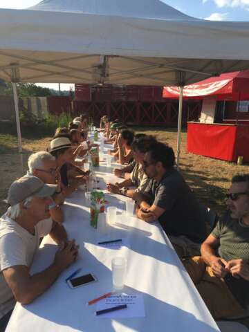 Quartier rouge - Horizons géographiques # 2 - Les grandes tablées pour le buffet