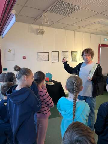 Quartier rouge - Au loup ! Chronique d'un retour - Ateliers autour de la conception d'une bande dessinée. Médiathèque de Ribérac.