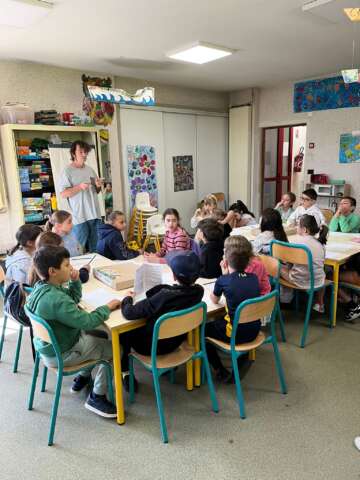 Quartier rouge - Au loup ! Chronique d'un retour - Ateliers autour de la conception d'une bande dessinée. Médiathèque de Ribérac.