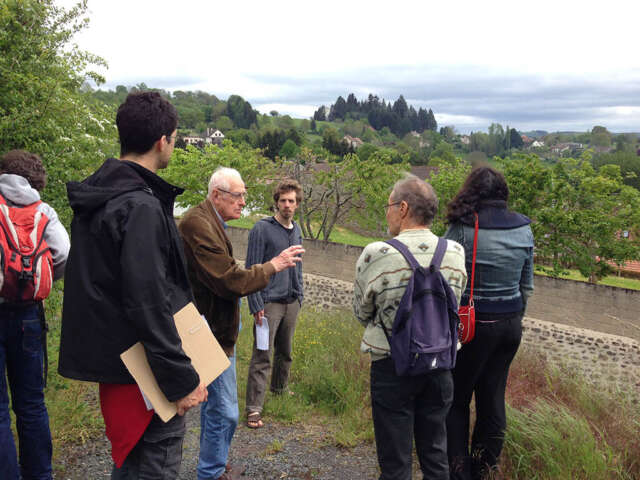 Quartier rouge - Atelier de géographie populaire - CARTOGRAPHIE MAISON Comment s’organise notre ville ? Afin de nous faire une idée plus précise sur cette question, les ateliers de géographie populaire organisent une après midi de cartographie des différents bâtiments et maisons de la ville de Felletin.Cette après midi d’observation et d’enquête nous permettra de nous retrouver pour échanger sur nos expériences et connaissance de la ville de Felletin et de ses quartiers. Samedi 10 mai 2014 à Felletin.