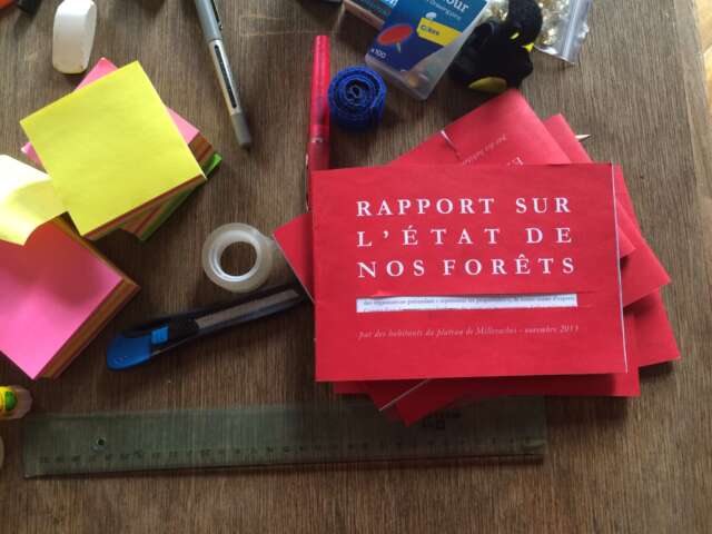 Quartier rouge - Atelier de géographie populaire - Résidence du groupe AGP autour des consignes et méthodologie au château de Ligoure en avril 2015. Fabriquer des cartes à partir d’enquêtes, ici le Rapport sur l’état de nos forêts et leurs devenirs possibles.