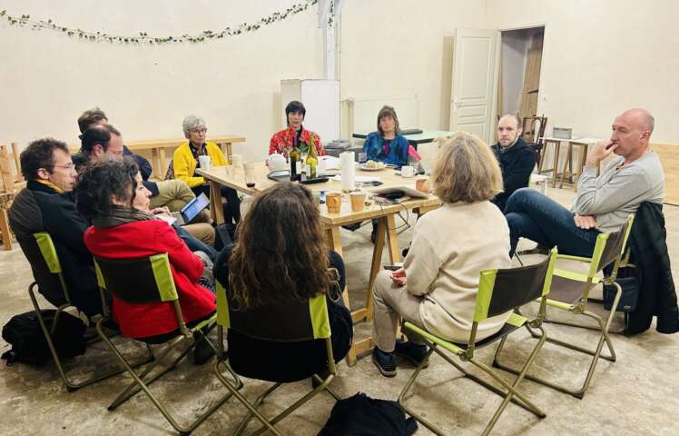 Quartier rouge - Appel à la Vienne - Novembre 2024. Échange avec les commanditaires sur des formes souhaitée de l’œuvre. 