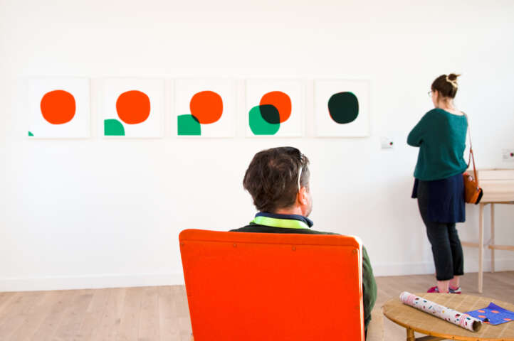 Quartier rouge - Nous soutenir - Exposition des tirages de la collection originale d'œuvres Éclipses, réalisés par l'artiste Laurie-Anne Estaque. 