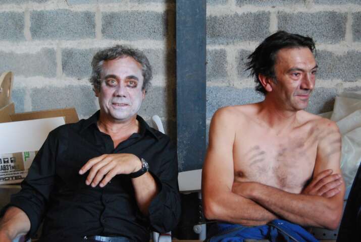 Quartier rouge - Le Mur de la Mort - Portraits de Gérard Crinière et Vincent Estaque lors de la tournée de Mécanique cantique. 