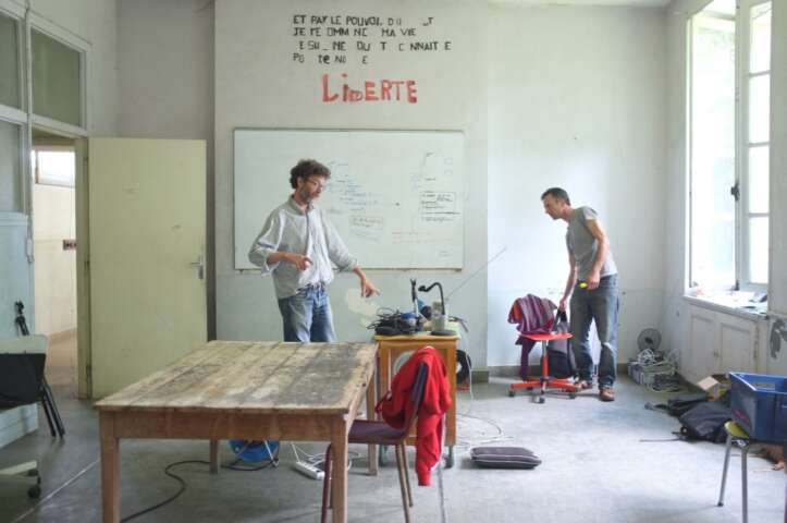 Quartier rouge - Horizons géographiques #1 - Horizons Radio — chaque jour des chroniques sonores réalisées et diffuséessur 106.6 Horizons Radio, fréquence radiophonique temporaire en partenariatavec Radio Vassivière, La Petite Maison Rouge et le Fabuleux Destin