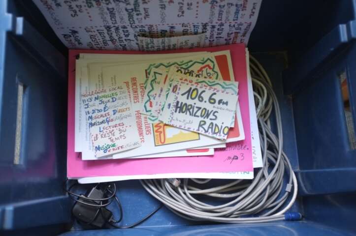 Quartier rouge - Horizons géographiques #1 - Horizons Radio — chaque jour des chroniques sonores réalisées et diffuséessur 106.6 Horizons Radio, fréquence radiophonique temporaire en partenariatavec Radio Vassivière, La Petite Maison Rouge et le Fabuleux Destin